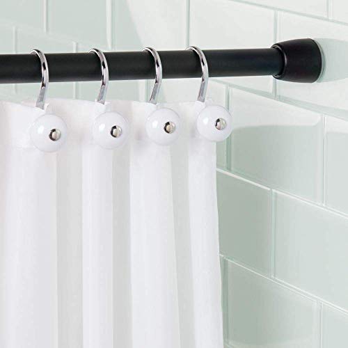 iDesign Barra para cortinas de ducha, soporte para cortinas de baño de tamaño largo y de metal, barra telescópica extensible para instalar sin taladro, negro mate