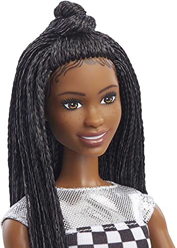 Barbie Dreamhouse Adventures Brooklyn Muñeca afroamericana con ropa y accesorios de moda de juguete, regalo para niñas y niños +3 años (Mattel GXT04)