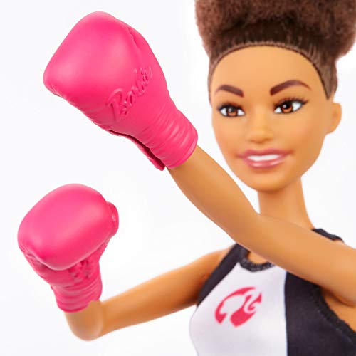 Barbie Quiero Ser Boxeadora, muñeca morena con guantes de boxeo rosa (Mattel GJL64)