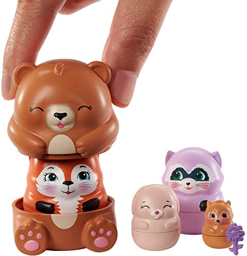 Enchantimals Bree Bunny y Cabaña Muñeca con mascota matrioska sorpresa y cabaña de juguete (Mattel GTM47)