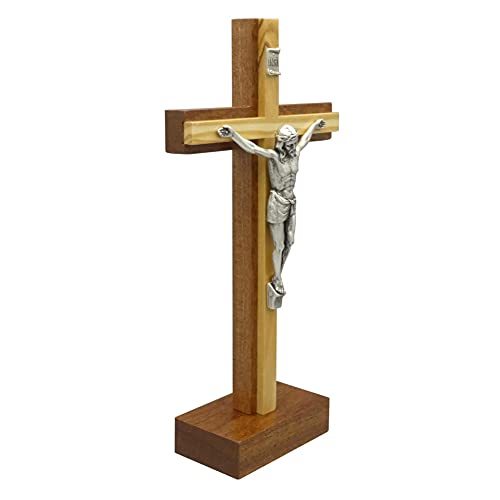 kruzifix24 Cruz de pie de madera de caoba con vigas de madera de olivo, cuerpo recto, metal plateado, 17 x 8,5 cm, cruz altar para casa, casa de cuidados para viajes