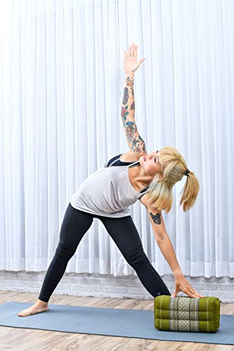 LEEWADEE Bloque de Yoga pequeño – Cojín Alargado para Pilates y meditación, cojín para el Suelo Hecho de kapok Natural, 35 x 18 x 12 cm, Verde