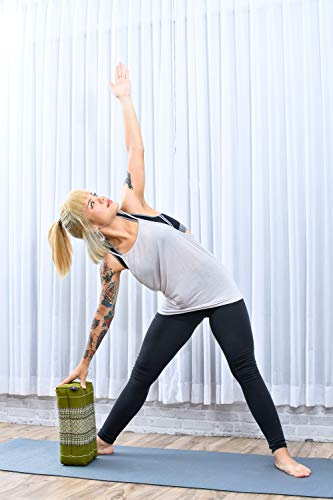 LEEWADEE Bloque de Yoga pequeño – Cojín Alargado para Pilates y meditación, cojín para el Suelo Hecho de kapok Natural, 35 x 18 x 12 cm, Verde