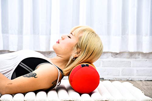 LEEWADEE Yoga Bolster pequeño – Cojín Alargado para Pilates y meditación, reposacabezas Hecho a Mano de kapok, 50 x 15 x 15 cm, Naranjo Rojo