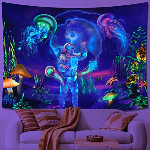 Betylifoy Tapiz de Astronauta con luz Negra UV para Plantas Reactivas y Medusas Tapiz de Pared para Dormitorio Decoración Estética de Habitación Infantil (Astronautas, 148 x 200 cm)