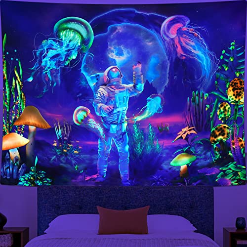 Betylifoy Tapiz de Astronauta con luz Negra UV para Plantas Reactivas y Medusas Tapiz de Pared para Dormitorio Decoración Estética de Habitación Infantil (Astronautas, 148 x 200 cm)