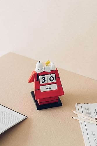 Grupo Erik Calendario perpetuo 3D Snoopy Doghouse - Calendario 3D Snoopy - Snoopy Figura Ideal decoración Snoopy habitación - Calendario sobremesa de Figura Snoopy, Licencia Oficial