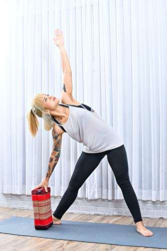 LEEWADEE Bloque de Yoga pequeño – Cojín Alargado para Pilates y meditación, cojín para el Suelo Hecho de kapok Natural, 35 x 18 x 12 cm, Rojo