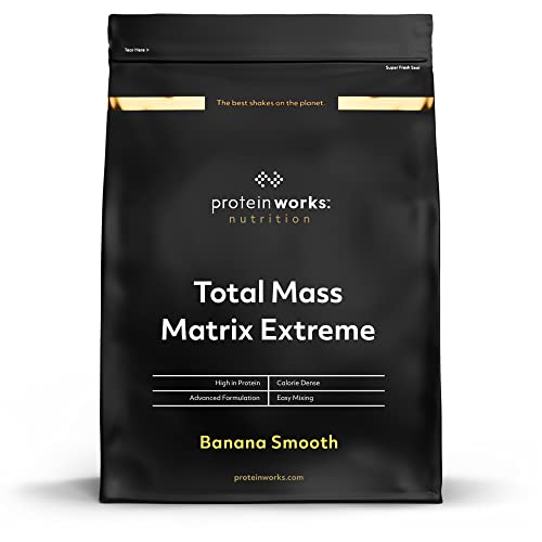 THE PROTEIN WORKS Total Mass Matrix Extreme Protein Powder | Masa Muscular | Alto en Calorías Para Ganar Masa | Con Glutamina, Creatina y Vitaminas | Plátano Suave | 1.325kg